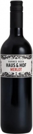 Merlot 2010, Hannes Reeh - Schwarz mit Violettrand, in der Nase intensive Prim�rfrucht, dunkle Beerenkomponenten, Hollerbeeren, feine w�rze, pr�sente Tannine, animierender Abgang.