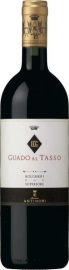 Guado al Tasso Bolgheri D.O.C. Superior 2008, Antinori - Intensives rubinrot. An der Nase ist er fein und wohlduftend, mit leichten Noten roter Frucht, denen markantere von Schokolade und Lakritze folgen. Am Gaumen sp�rt man den kr�ftigen und samtigen Tanningehalt, im Nachgesc...