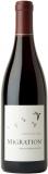 Pinot Noir "Migration" 2005, Duckhorn - Dieser Wein besticht durch seine etwas leichtere Struktur, mit tiefer Frische und reifen Fruchtgeschmack.  Kellermeister Zach Rasmusson verwendet Traubengut von 23 verschiedenen Weinbergen, geerntet von 22 verschiedenen ...