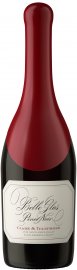 Belle Glos Pinot Noir 2009, Belle Glos - Feine Aromen von reifen Himbeeren, dezente Noten von Gew�rzen wie Ginger und Muskatnuss. Frisch und mundf�llend im Gaumen mit intensiven reiffruchtigen Beerenaromen. Von geschmeidiger Textur. Die feinen Beerenaromen hall...