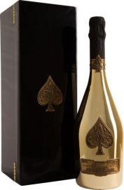 Champagner Armand de Brignac Brut Gold in der Einzelholzkiste - Herrlich vielf�ltig ist sein Bouquet: frisch, lebendig, mit leichten blumigen Noten, vollmundig und harmonisch. Seine Beschaffenheit: sahnig, vollmundig, mit langem Abgang. Der Brut Gold ist ein ausgeglichenes Zusammensp...